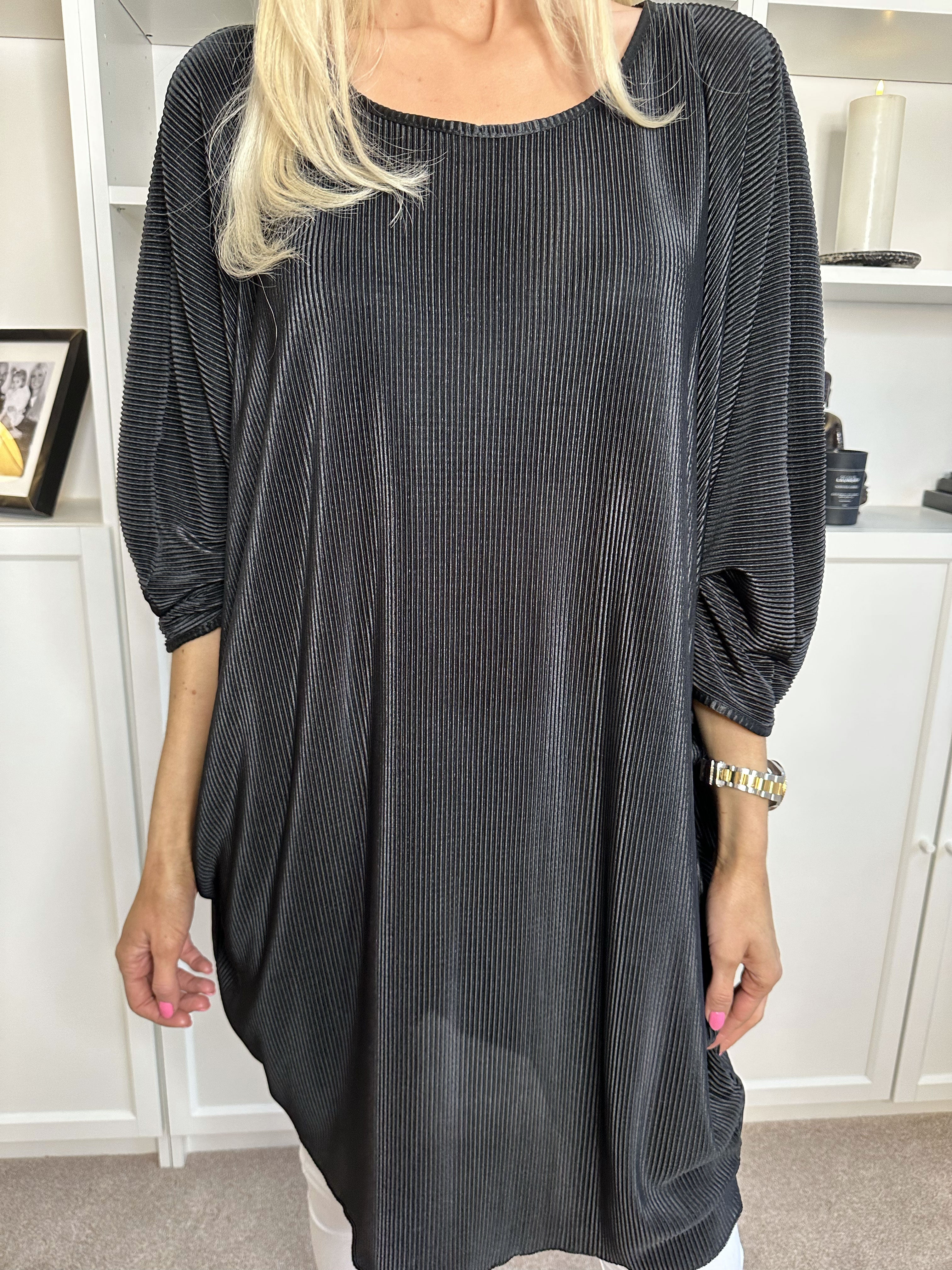 Elnora - Rillet tunika med fladdermusärmar